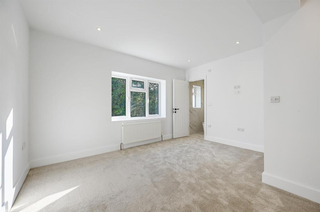 Master Bedroom.jpg
