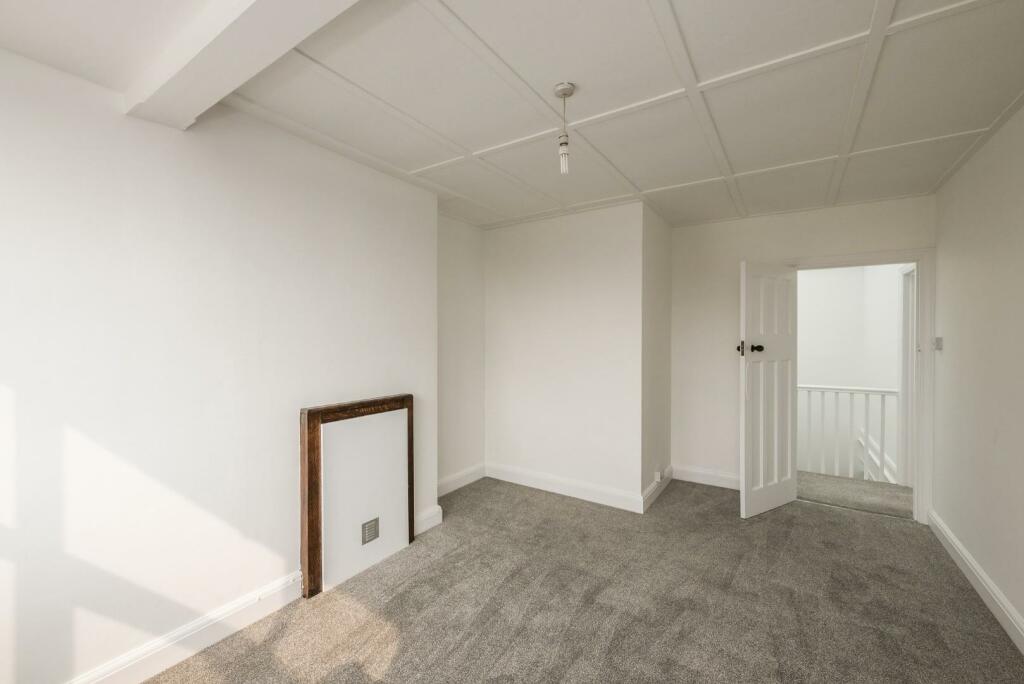 3 West Court, 230 Portland Road -13.jpg