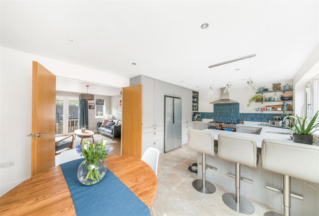OPEN PLAN DINING KITCHEN