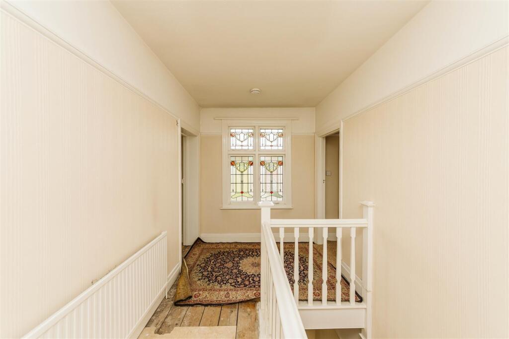 Holmes Grove (3).jpg