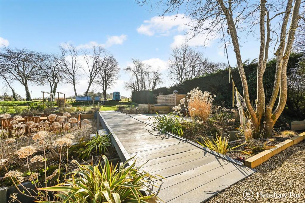 Ph48_5818878 - Copy.jpg