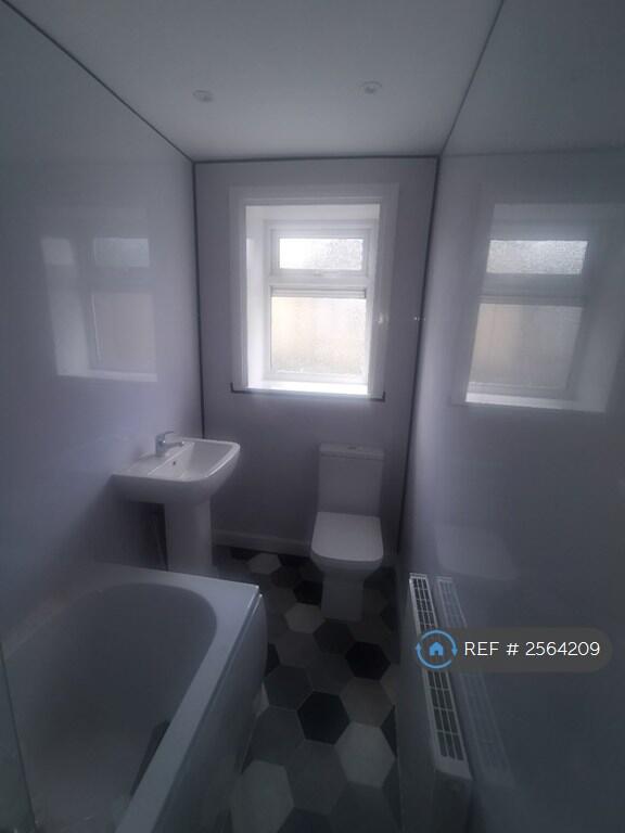 New 3 Piece Bathroom