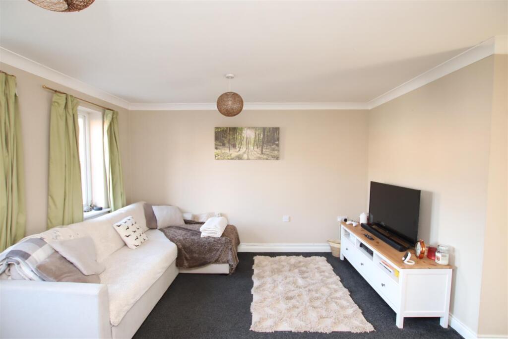 Living Dining Room (2).JPG