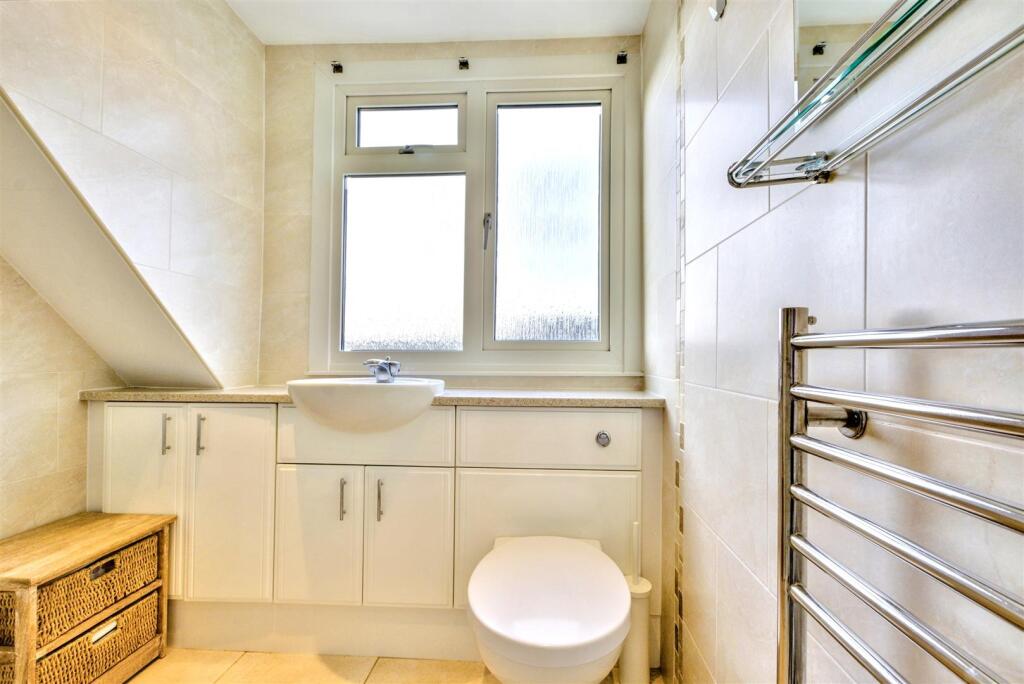 Bathroom_1.jpeg