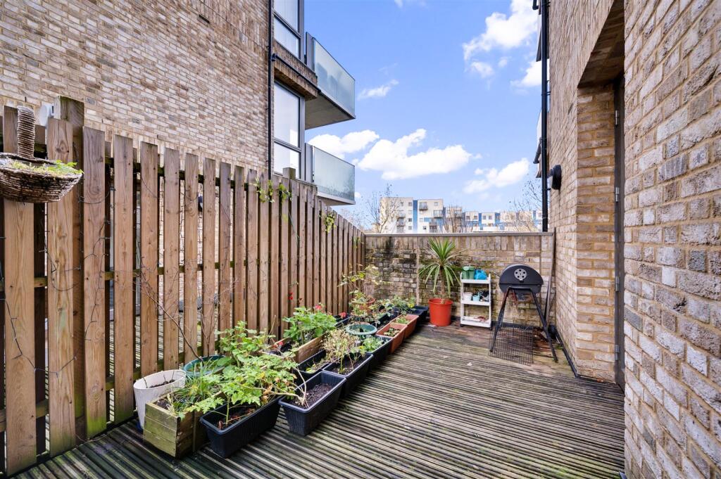 Daniels_Lucerne Apartments, 91 Hilltop Ave_014.jpg