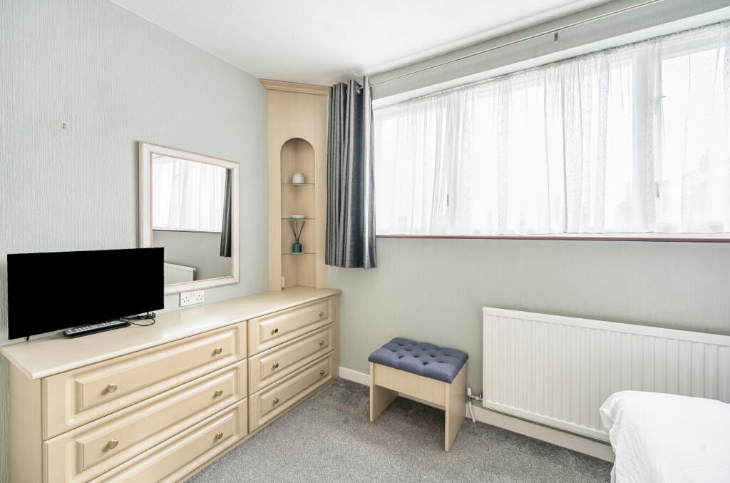 1356933-10-68e500...