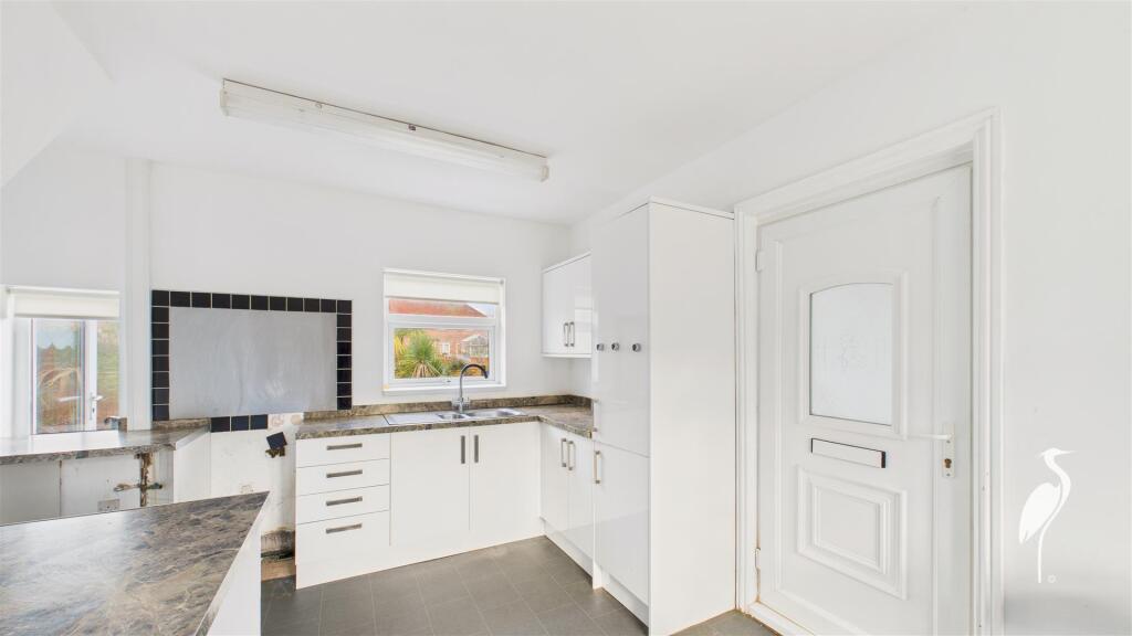 Breakfasting Kitchen