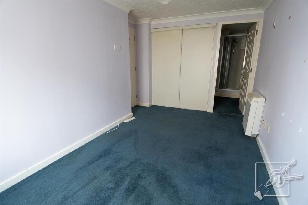 Bedroom 1 to en-suite