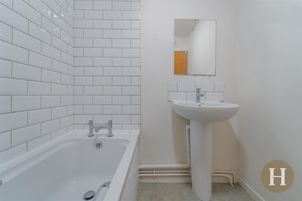 Hadleigh Estate Agents-17.jpg