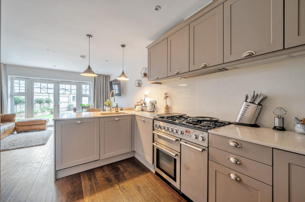 1348480-14-68b875...