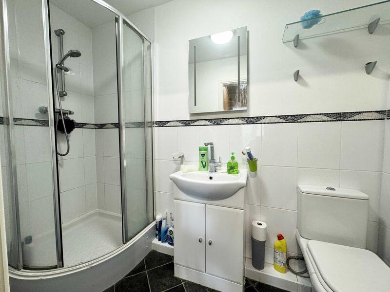 SHOWER ROOM