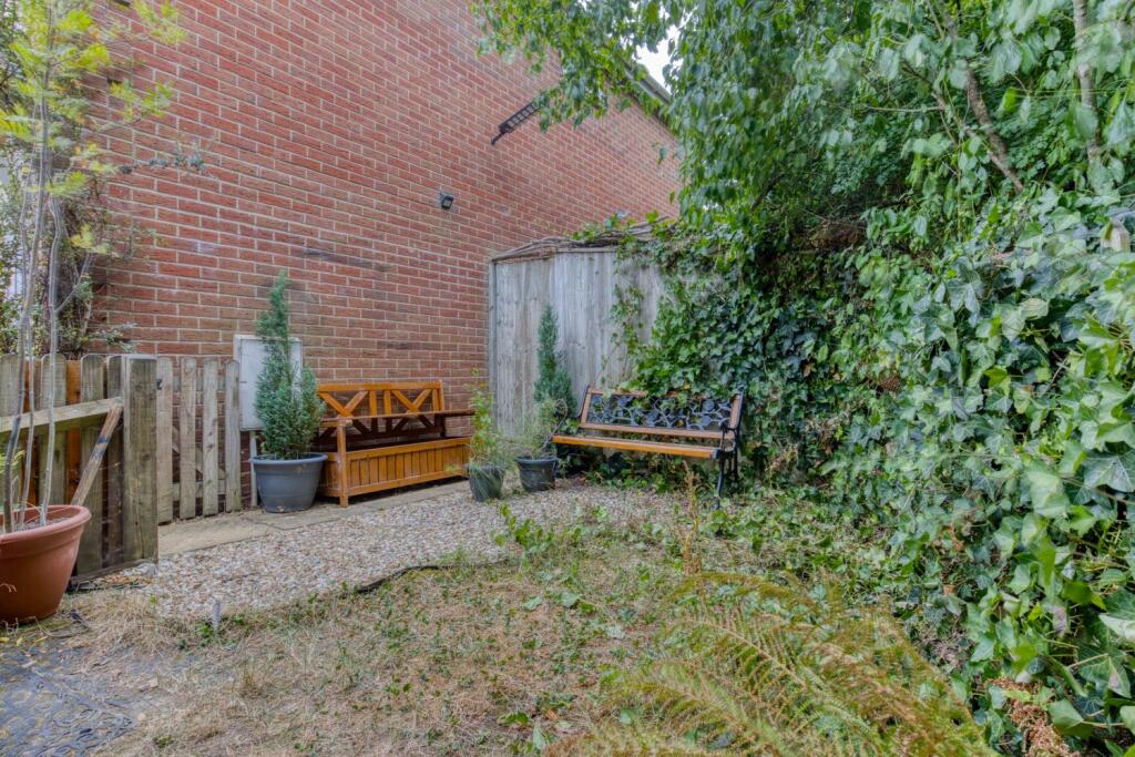 Ewemove Taunton Standfast (2)