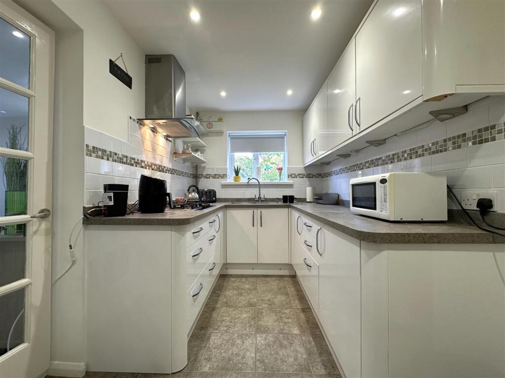 Stylish Modern Kitchen 768