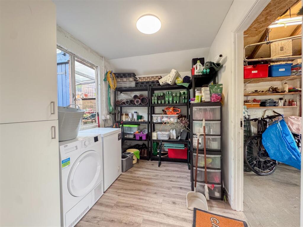 Garage/Utility