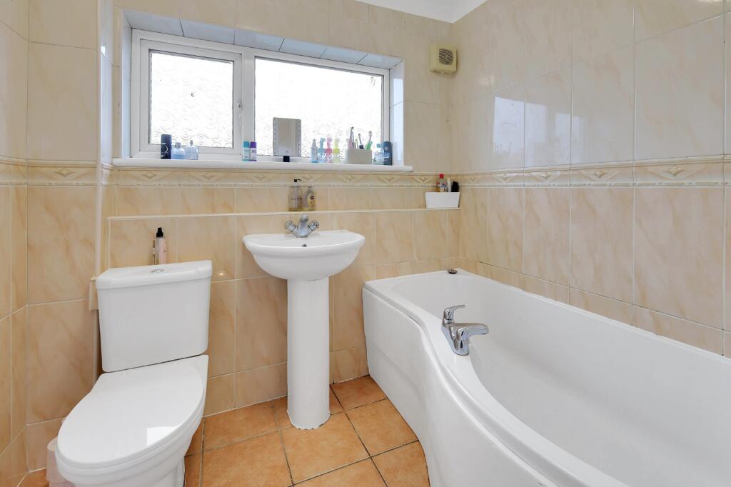 Gladwyns, Basildon, Essex, SS15 5HY