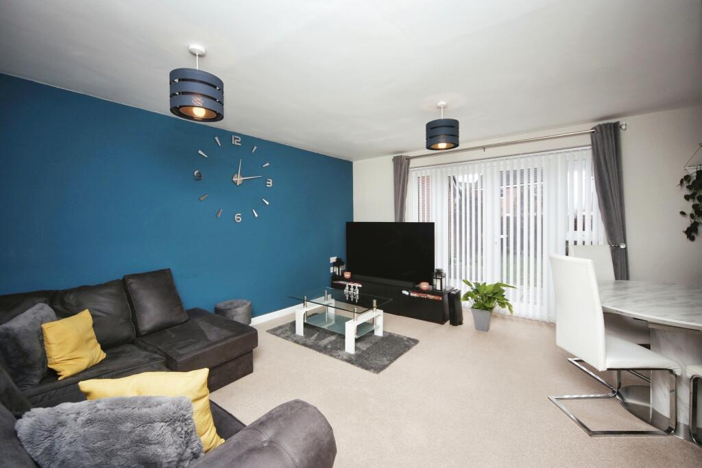 Lounge/Dining Room