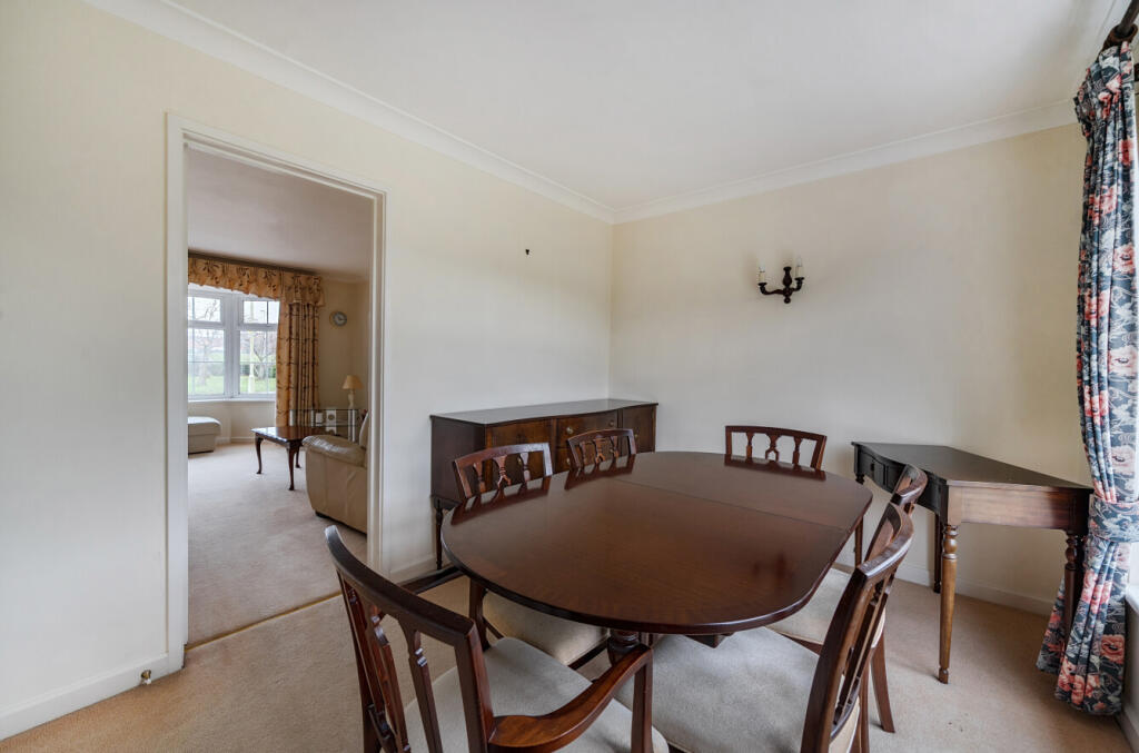 1385811-17-693c01...