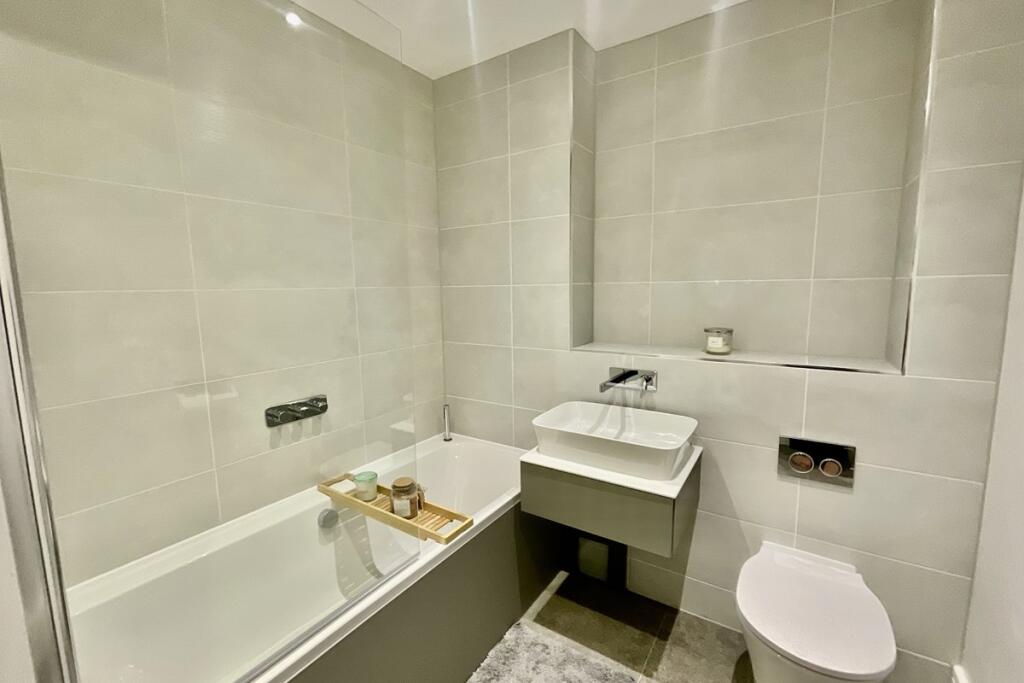 Family Bathroom 