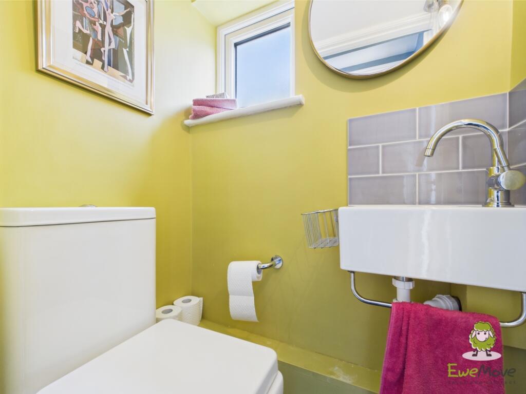 CAM03778G0-PR0235-STILL018