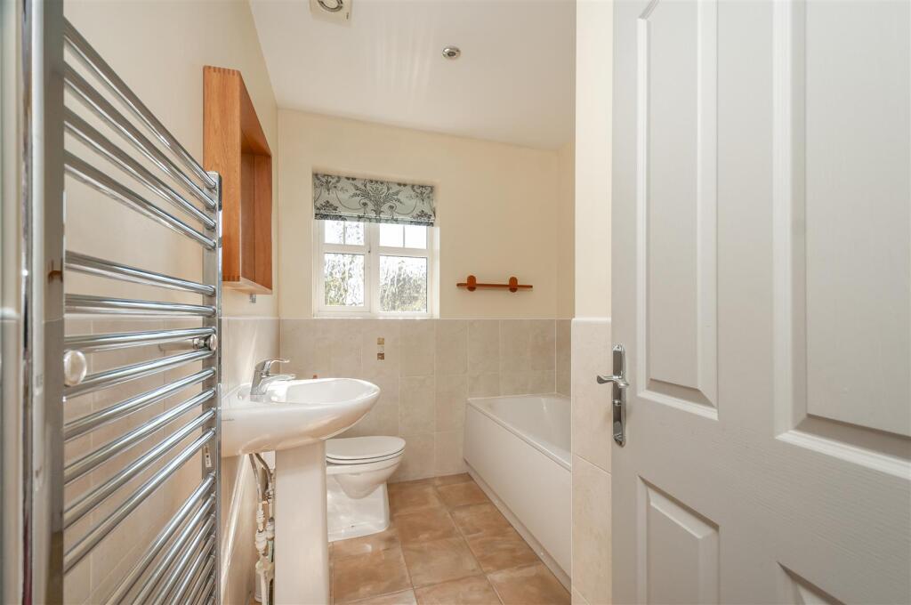 8 Chapel Close23.jpg