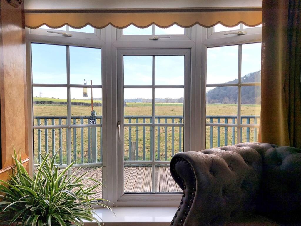 Living Room Outlook