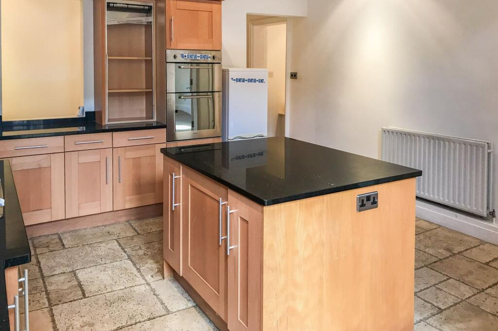 Flat A, 28 Park Avenue, Harrogate, HG2 9BG