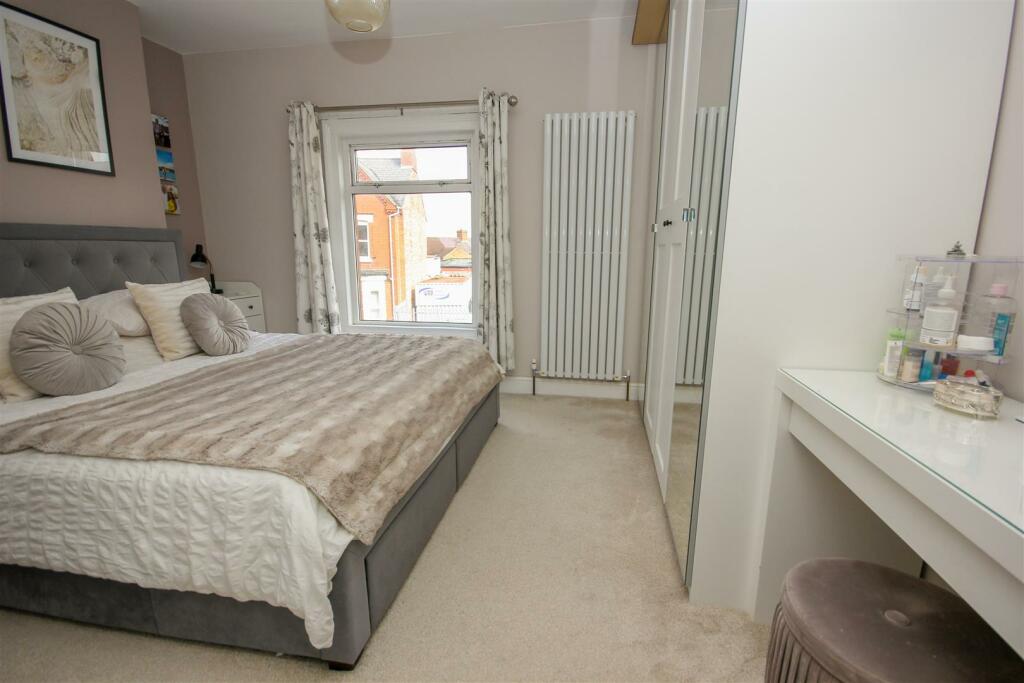 Master Bedroom 1.jpg