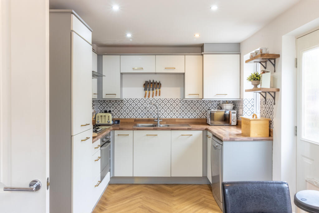 105 Fletton Road (2 of 25)