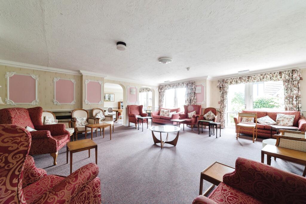 RESIDENTS LOUNGE