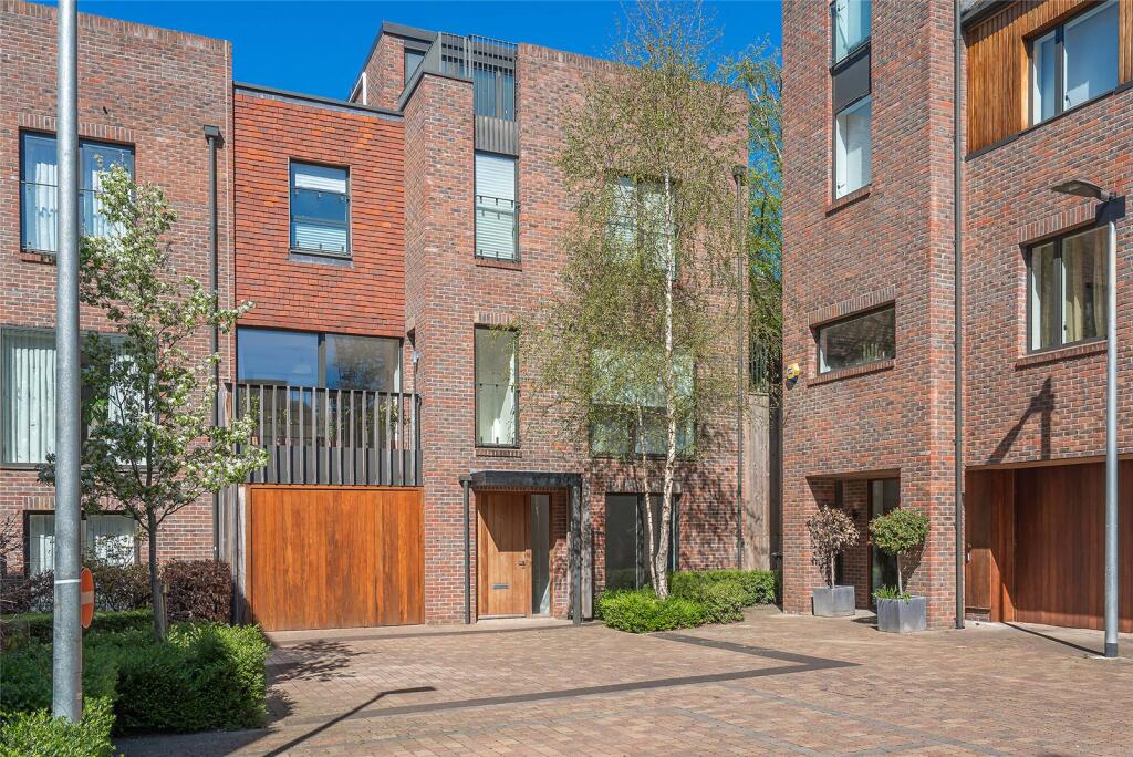 Marwood Square, London, N10