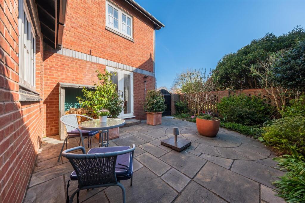14 St John's Way-057.jpg