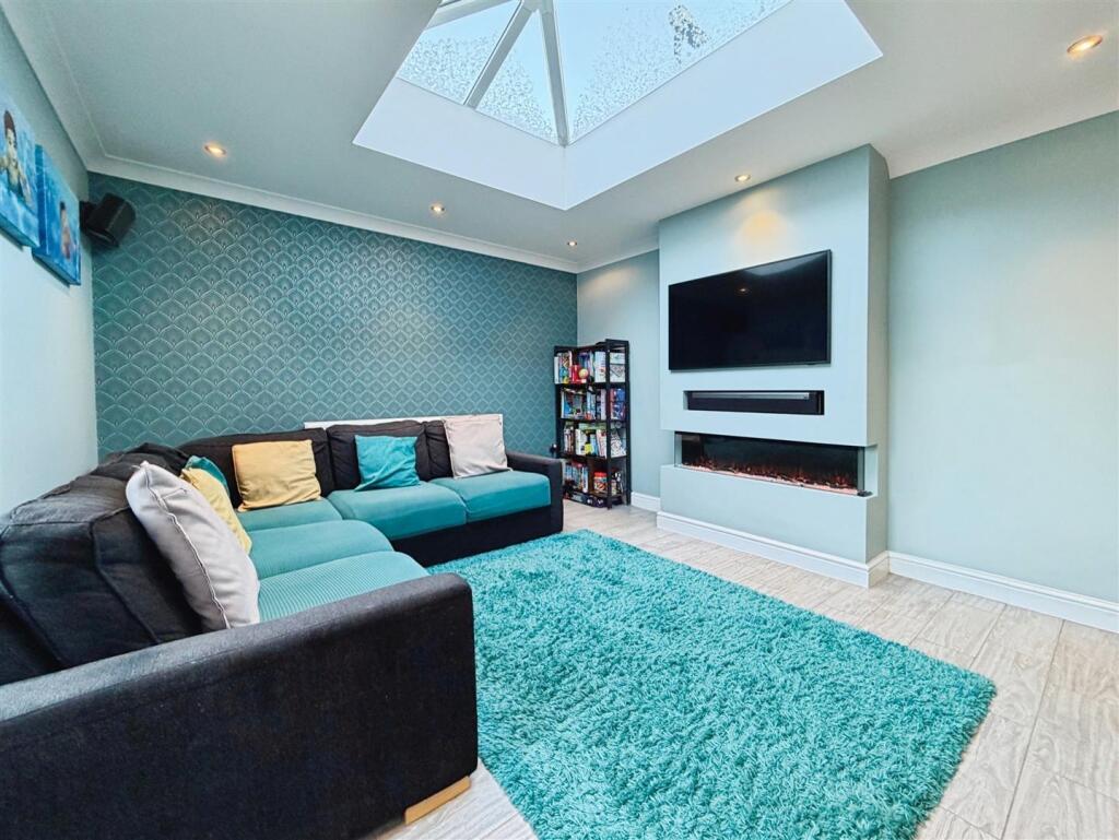 f9815756--4FCD-A5C6-70C873107140-66107-00001A99C64