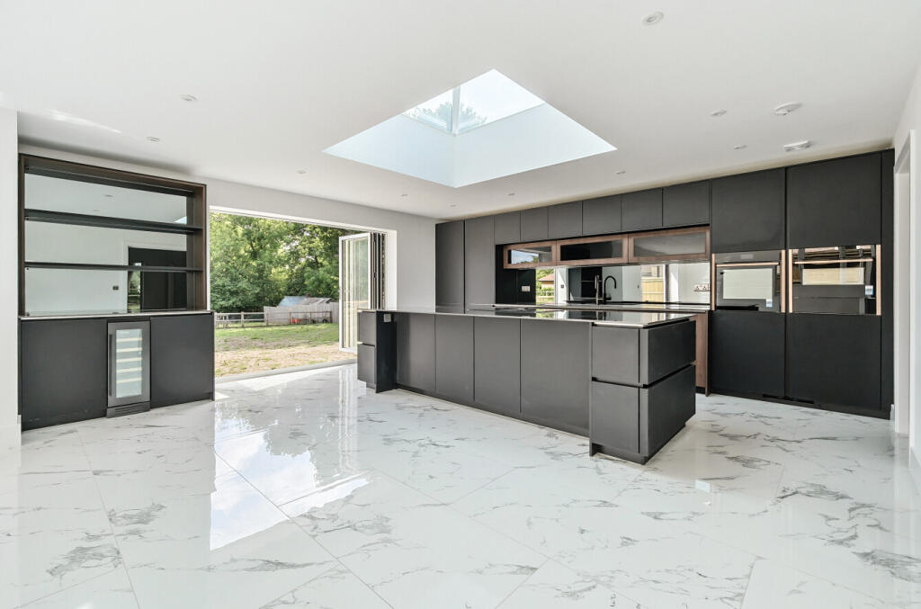 1295998-43-683044...