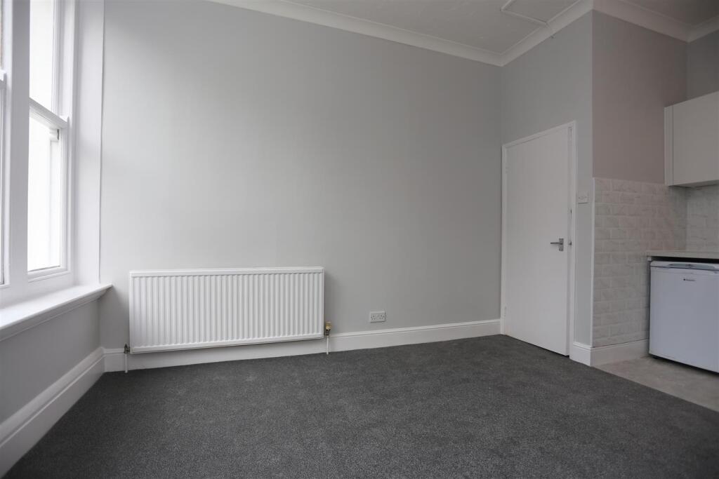 1, 2 St James's Street Mews Living Room.JPG