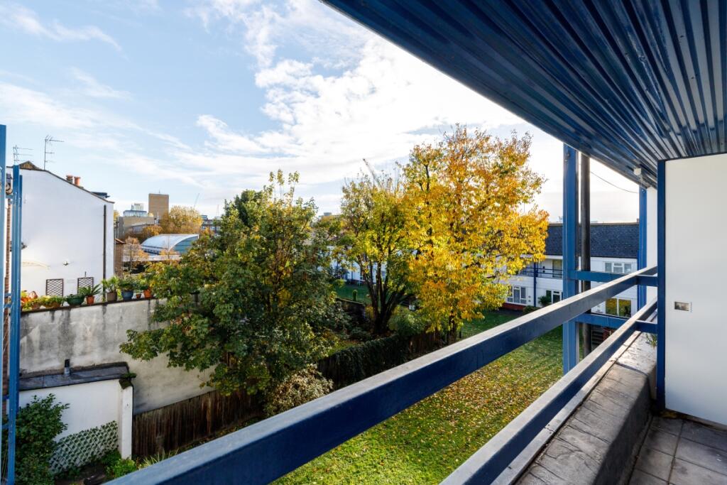 Jamaica Road F122...