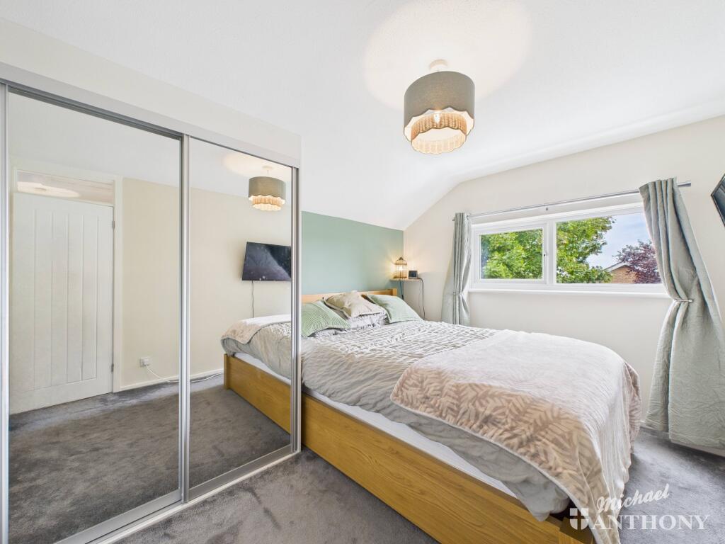 CAM02773G0-PR0355-STILL015