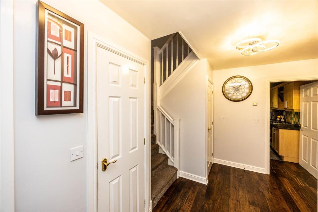 Robin Hood Road, Ferndale