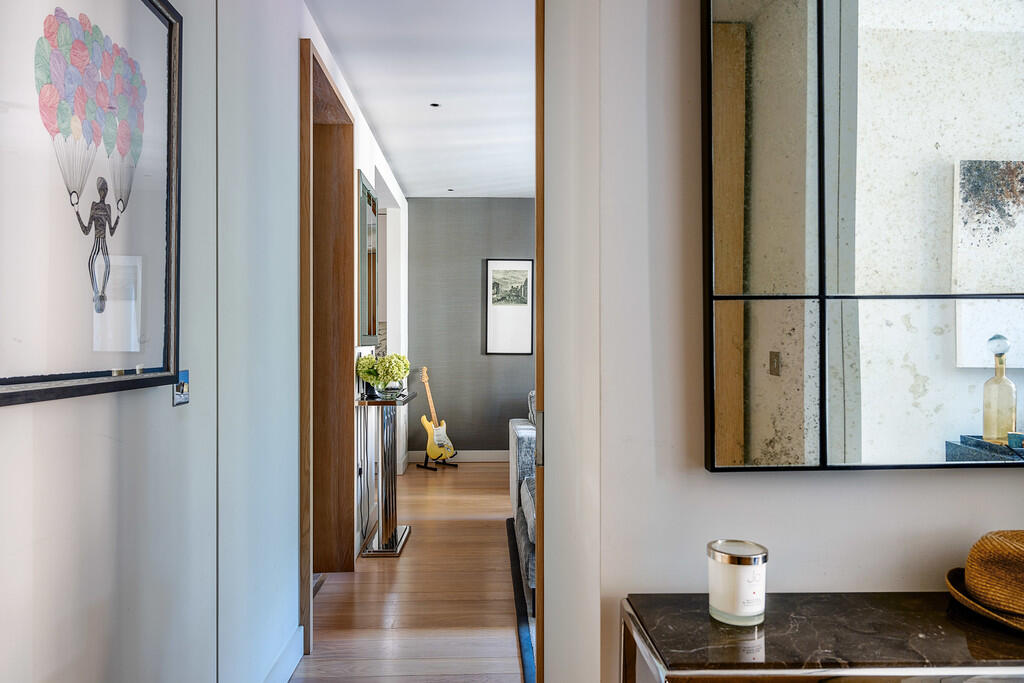 101_Floral_Court_...