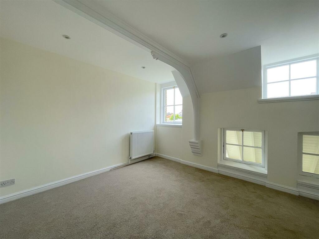 Bedroom One (1).jpeg