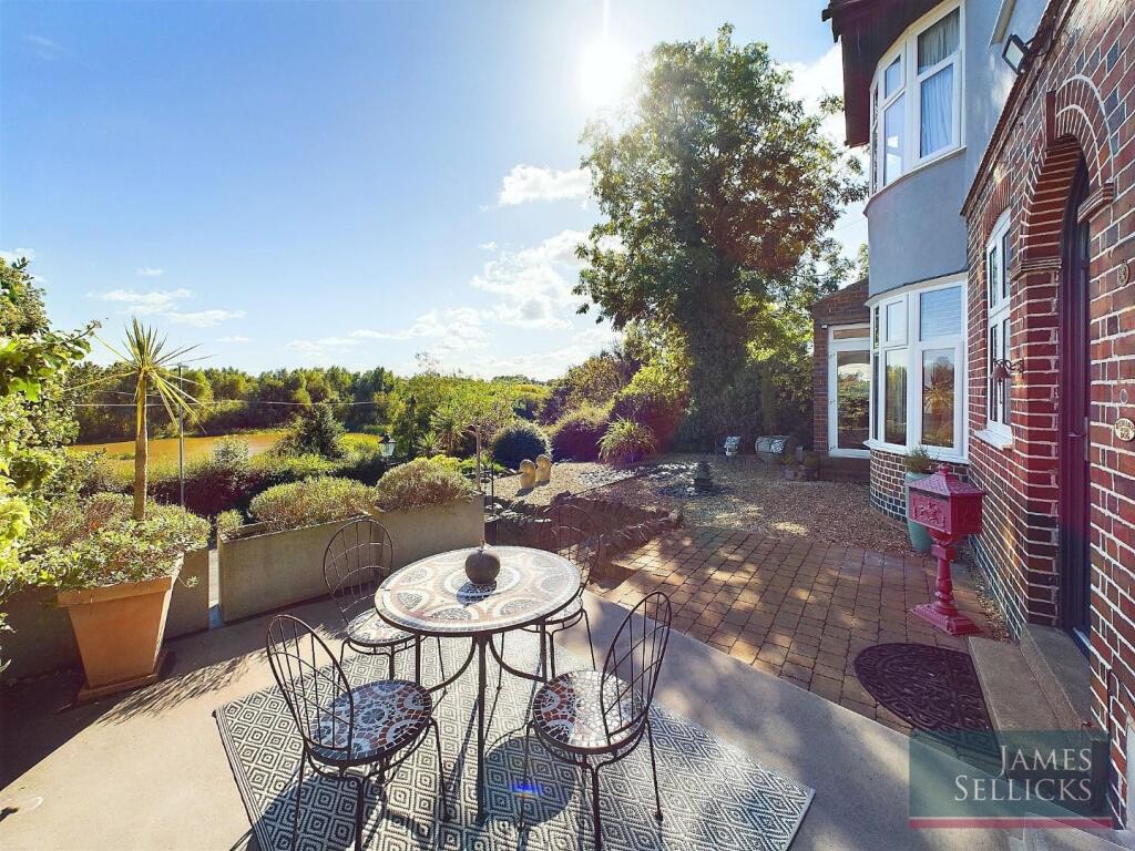 Front Terrace
