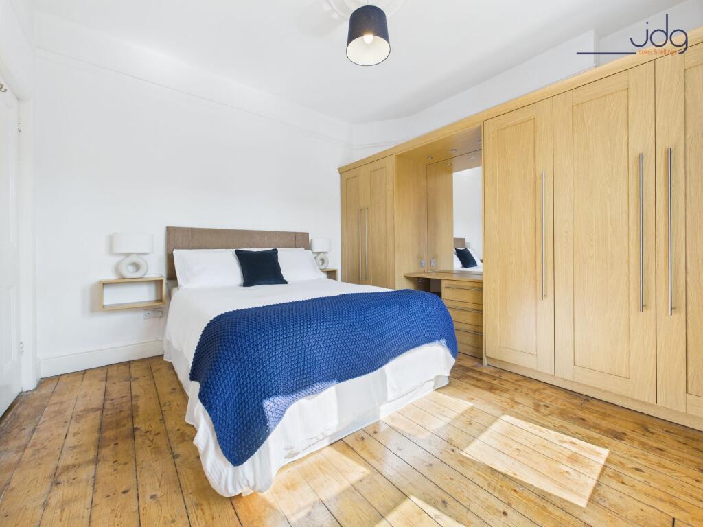 Double Bedroom 2 with built in wadrobes