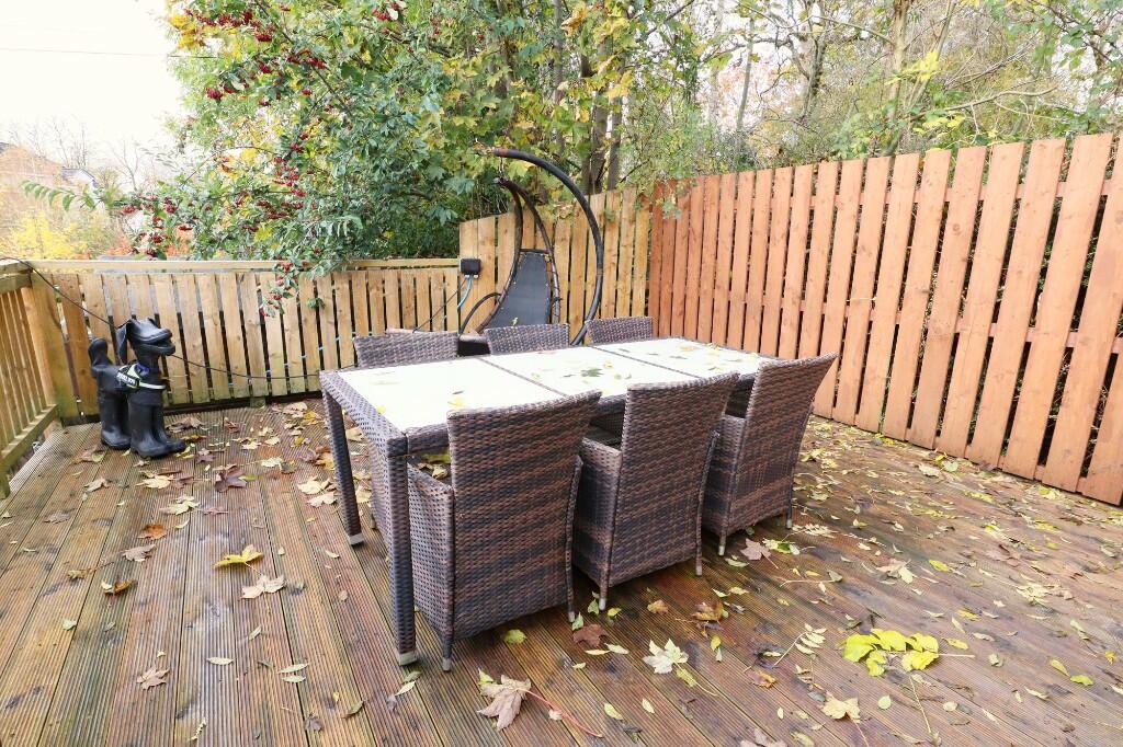 Upper decking 1