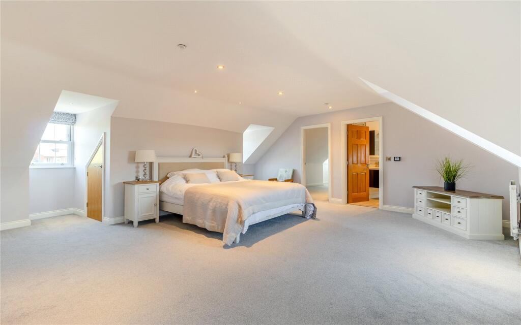 Principal Bedroom