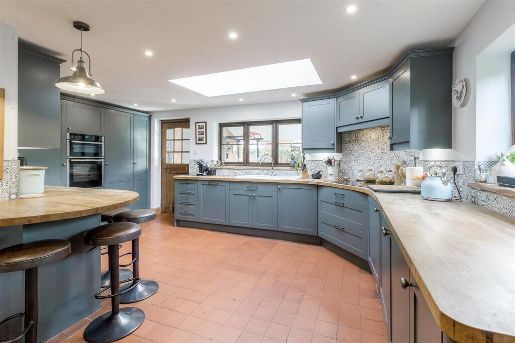 128 Main Street, Clifton Campville