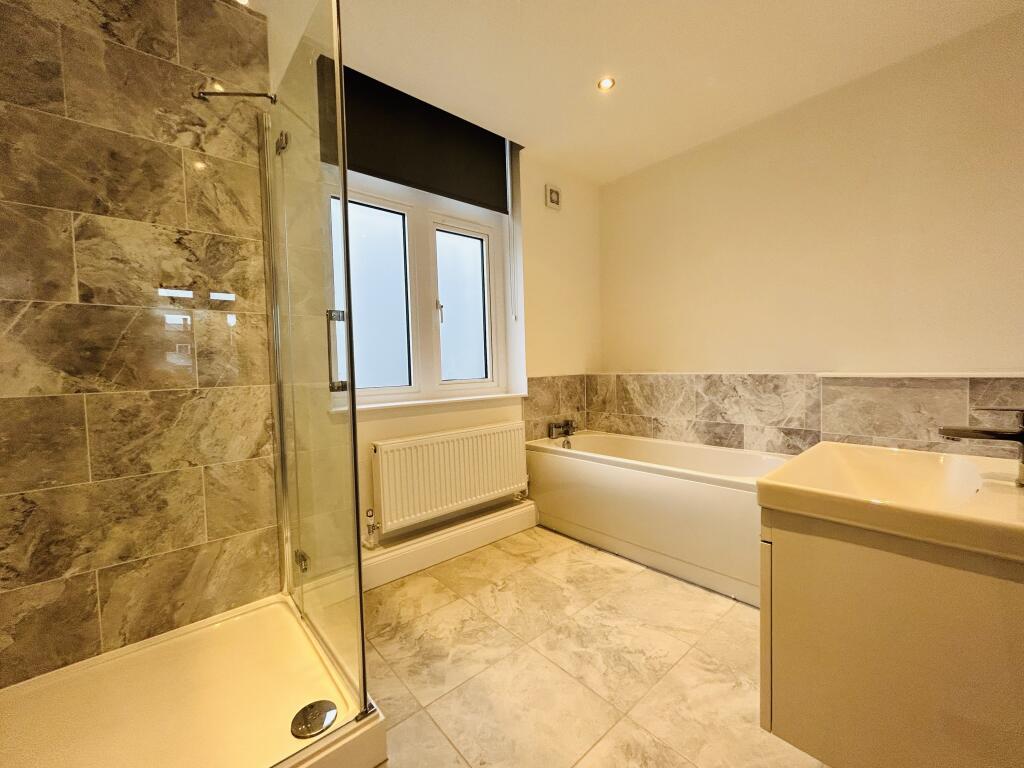 En-suite Bathroom