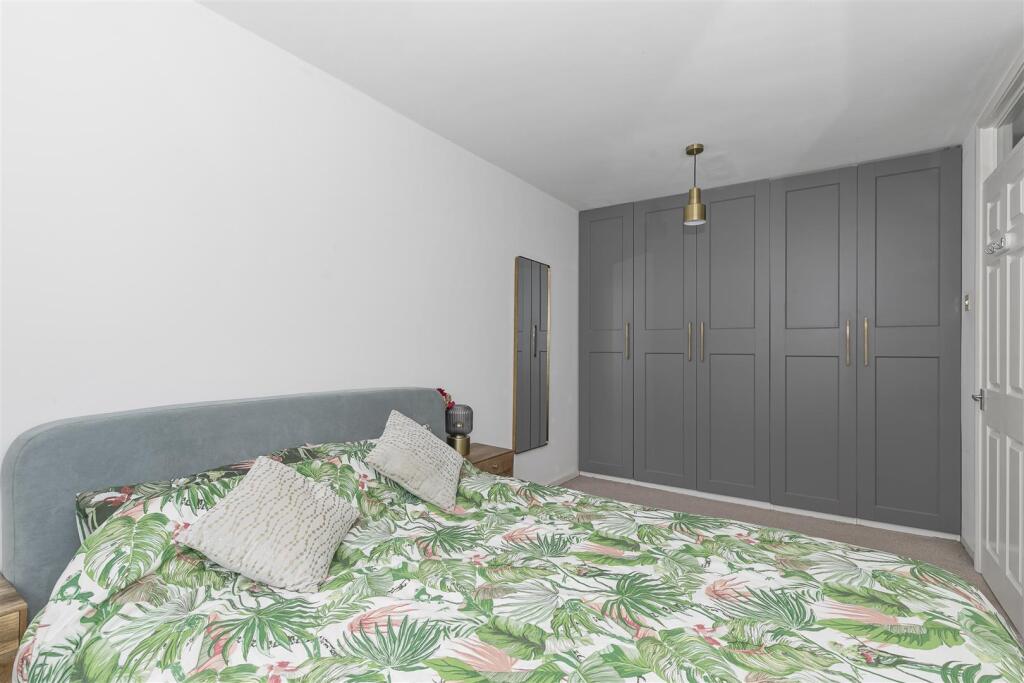 Bedroom 1.2.jpg