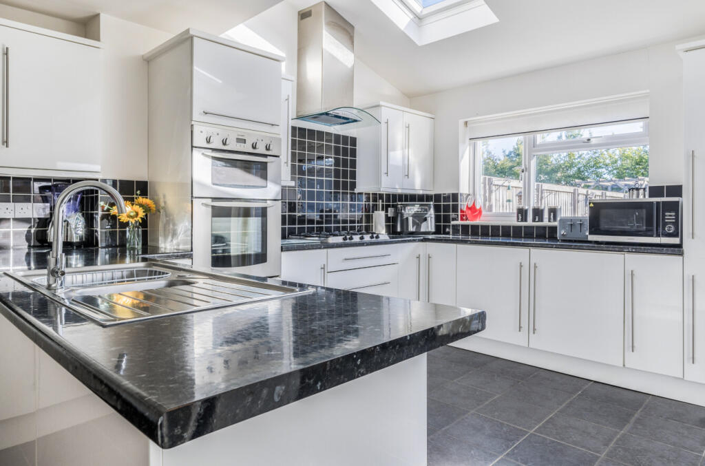 1347288368c92bedde730