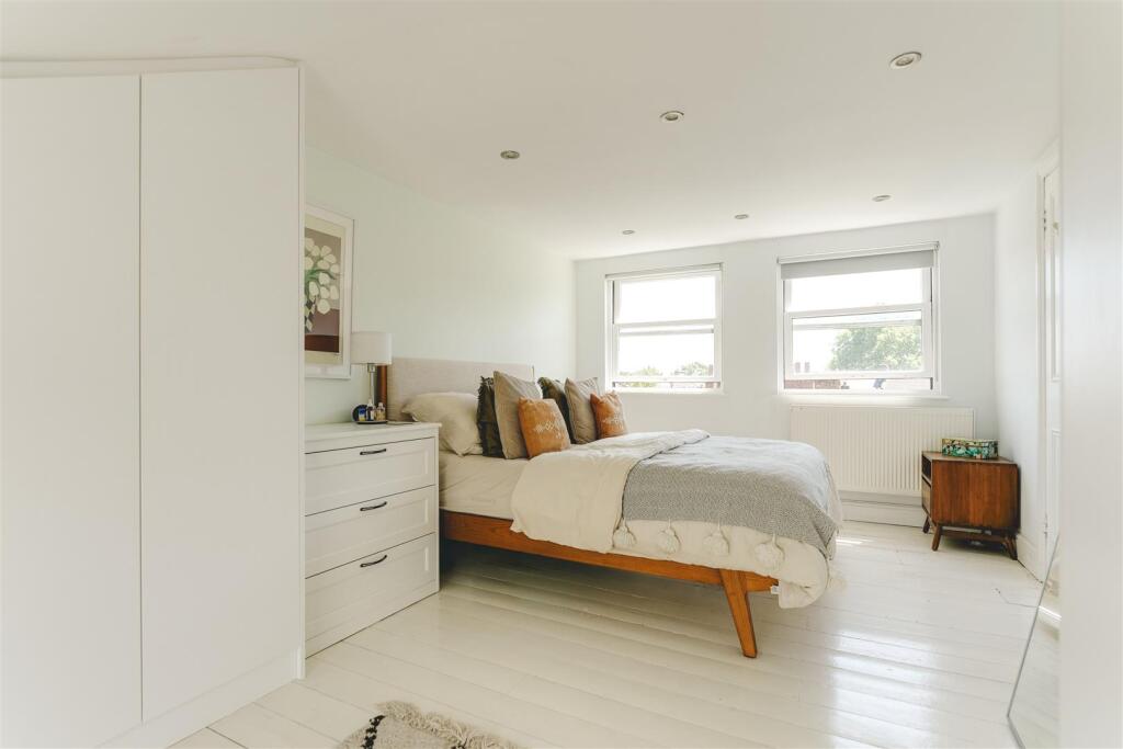 Downs Park Road-16.jpg