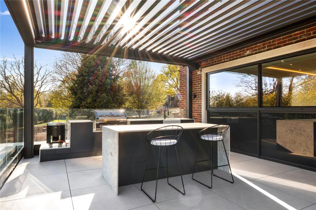 Outdoor Kitchen