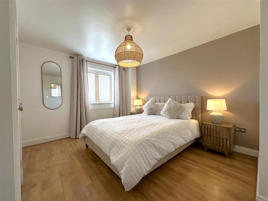 Master Bedroom 437